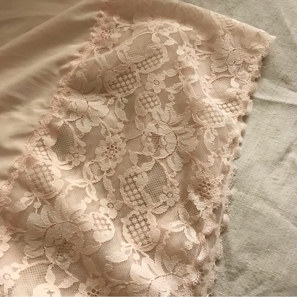 Vintage Vanity Fair Soft Pink Lace Chemise - Picture 8 of 12